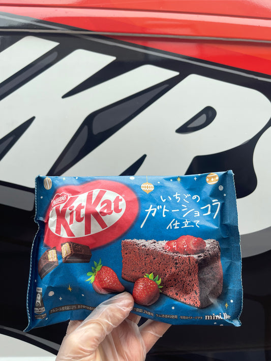 Kit Kat Strawberry Velvet